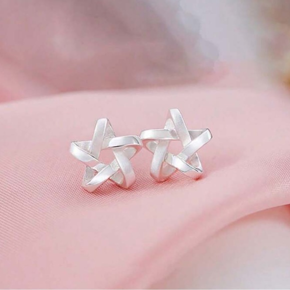 Luxe solid 925 sterling sliver star design rhinestone stud earrings - Picture 1 of 5